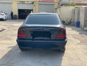 Mercedes-Benz: Mercedes-Benz C-Class: 1.8 l | 1997 il Sedan — 4