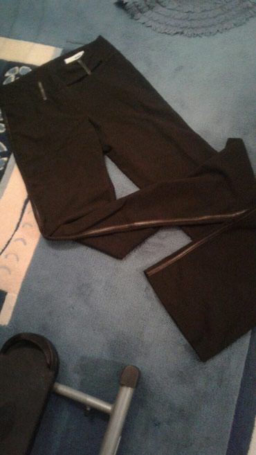 Italijanske pantalone 34br