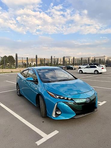 приус прайм: Toyota Prius: 2017 г., 1.8 л, Гибрид, Хэтчбэк — 2
