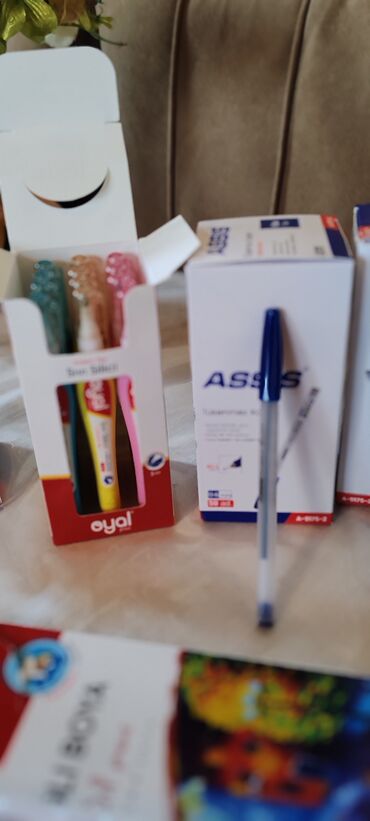 Uşaqlar üçün digər mallar: Hər növ məktəb ləvazimatları satılır — qələm, dəftər, pozan, xətkeş — 7