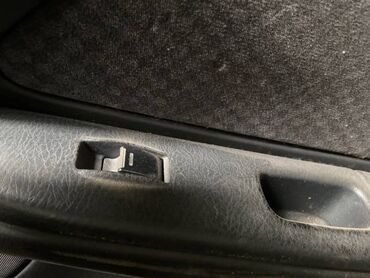 тойота авенсис: Кнопка стеклоподъемника Toyota Avensis 2.0 БЕНЗИН 2002 перед. прав