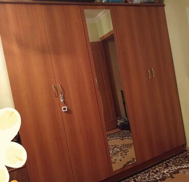 книжный шкаф: Qarderob, paltar dolabı