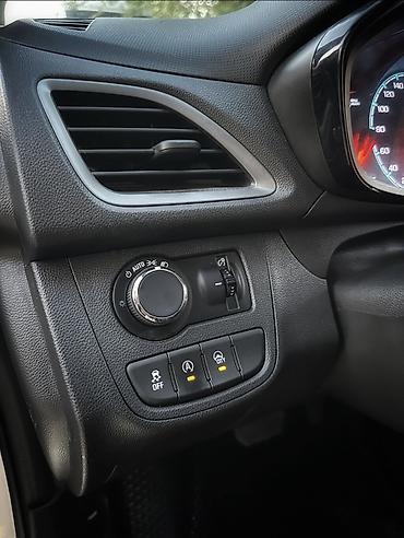 Chevrolet: Chevrolet Spark: 2018 г., 1 л, Вариатор, Бензин, Хэтчбэк — 24