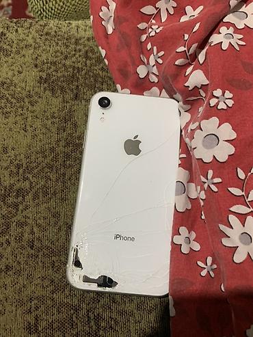 IPhone XR, белый цвет Торг есть - Корпус: стеклянная задняя крышка с