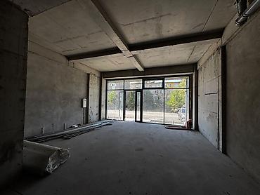 пл: Сдаю Помещение целиком: 130 м², В жилом комплексе — 2