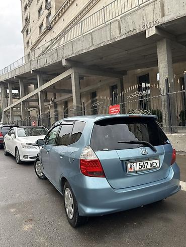 Honda Fit: 2005 г., 1.3 л, Автомат, Бензин, Хэтчбэк at lalafo.kg — 3 Honda Fit: 2005 г., 1.3 л, Автомат, Бензин, Хэтчбэк — 3