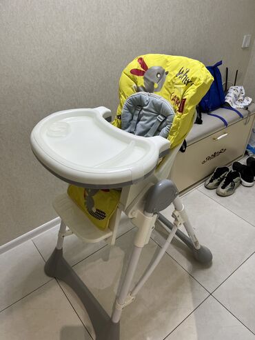 uşaq oturacaqları: Qidalanma üçün uşaq masası. Yaxşı vəziyyətdədir.Sağlamdır.Oturacağı