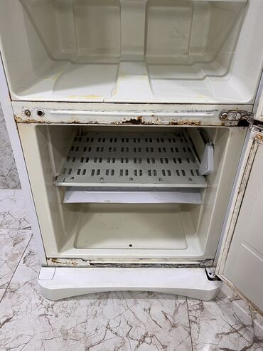 Soyuducular: İşlənmiş 2 qapılı Indesit Soyuducu Satılır, rəng - Ağ — 8