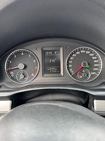 Volkswagen Jetta: 1.6 l | 2010 il Sedan — 9