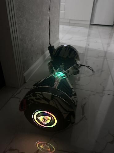 Электротранспорт: Qrafiti dizaynlı balans skuter (hoverboard) - 6.5" təkərlər, yanlarda — 4
