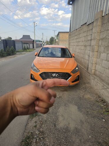 сколько стоит хендай соната в бишкеке: Автомобиль Hyundai Sonata в ярком оранжевом цвете кузова. Модель
