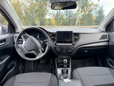 Hyundai: Hyundai Accent: 1.6 l | 2022 il Sedan — 6