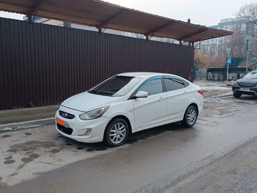 срочно продаю лабо: Hyundai Solaris: 2013 г., 1.6 л, Типтроник, Бензин, Седан