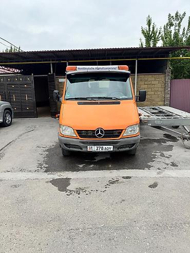 50 000: Эвакуатор, Mercedes-Benz, 2007 г., Ломаная — 1
