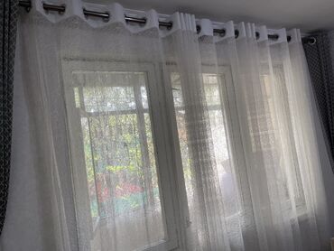 топчан из металла с крышей: Белый туль Высота 2,45 Длина 5 метров Состояние хорошая - Цвет