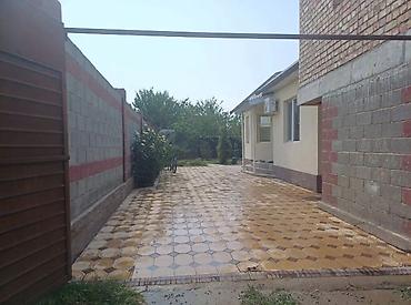 Продажа коттеджей и домов: Продаётся уютный дом в Ак-Ордо Площадь участка 5 соток. Дом общей — 9