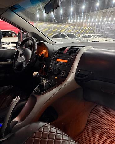 golf 4: Toyota Auris: 2008 г., 1.4 л, Механика, Дизель, Хэтчбэк — 4