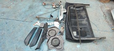 Крышки багажника и комплектующие: Накладка крышки багажника Toyota, 2010 г., Оригинал — 10