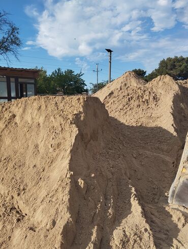 Şlaq: Qumşeben, atsep,sementin topdan və pərakəndə satışı mağazası.bir — 20