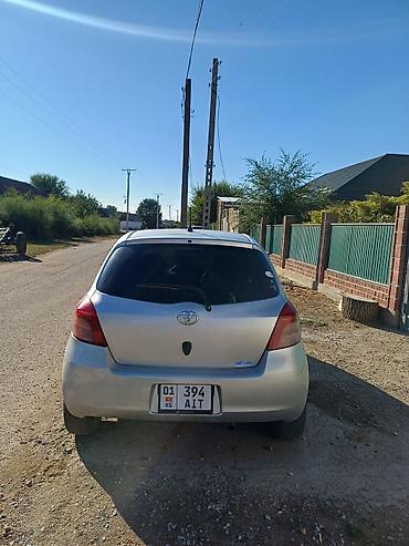 Toyota: Toyota Vitz: 2005 г., 1.3 л, Вариатор, Бензин, Хэтчбэк — 3