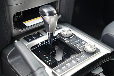 lend cruzer: Toyota Land Cruiser: 2018 г., Автомат, Бензин, Внедорожник — 9