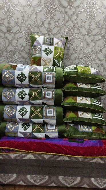 продаю оборудование для стирки ковров: Тошок Новый, Жер төшөк, цвет - Зеленый