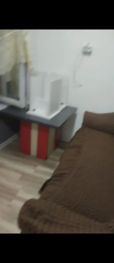 Uzunmüddətli kirayə evlər: 3 kv. m, 3 otaqlı, Qaz, İşıq, Su — 8