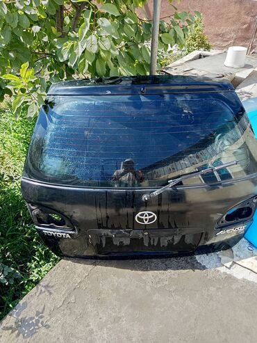 контрактный двигатель тойота авенсис 1.8: Крышка багажника Toyota