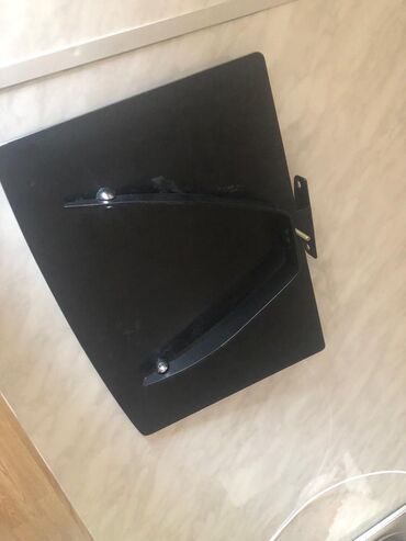 Kronşteynlər: Qara rəngli televizor aksessuarları və ya DVD uçün altliq (podstavka) — 4