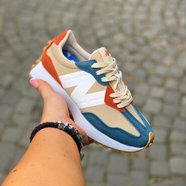 Patike: New Balance 327 patike

Novo
Brojevi 36 do 44

fb Moja Kupovina 1 — 26
