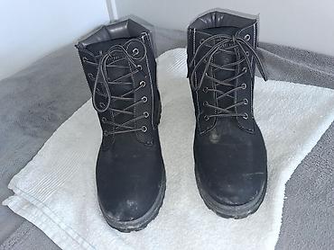 Qara kişi botları - Stil: Klassik bağcıqlı iş/trekking tərzi - Rəng