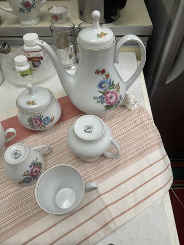 Наборы посуды: Срочно ‼️ Сервиз советский Сервантное хранение Есть другие виды — 8