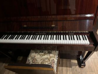 Masa və oturacaq dəstləri: ✅Belarus pianinasi satilir 220 manata. Ela veziyyetde Unvan