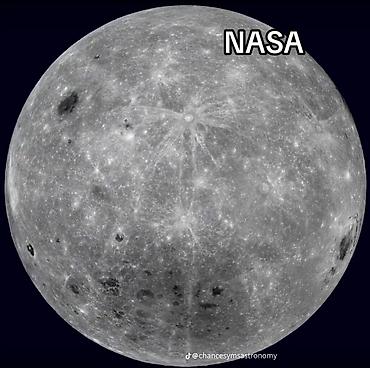 Saturn: Астрономические постеры/принты “Me vs NASA” от @chancesymsastronomy - — 9