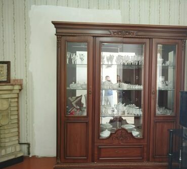 Mebel: 2 ci əldir.Görünüşü yeni kimidir.Evde təmirlə elaqədar satmalı