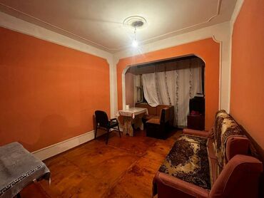 Köhnə tikili: Bakı, Bakıxanov qəs., 3 otaqlı, Köhnə tikili, m. Neftçilər, 80 kv. m — 2