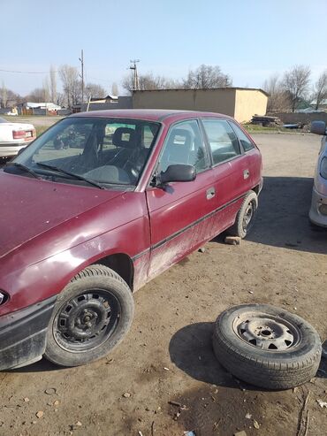 авто малолитрашка: Opel Astra: 1992 г., 1.6 л, Механика, Бензин, Хэтчбэк