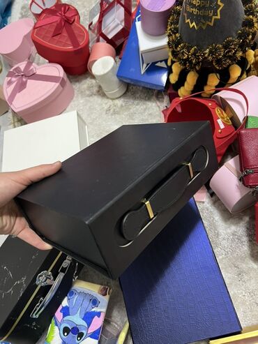 Hədiyyə bağlamaları: Hədiyyə paketi, Yeni, Ödənişli çatdırılma — 27