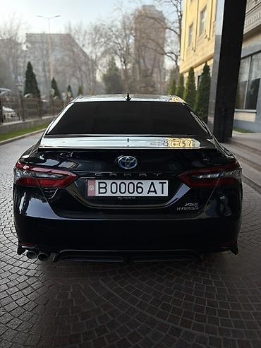 byd e1: Toyota Camry: 2021 г., 2.5 л, Автомат, Гибрид, Седан — 2