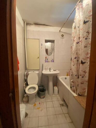 Köhnə tikili: Bakı, Yasamal, 3 otaqlı, Köhnə tikili, m. Elmlər Akademiyası, 80 kv. m -da lalafo.az — 17 Köhnə tikili: Bakı, Yasamal, 3 otaqlı, Köhnə tikili, m. Elmlər Akademiyası, 80 kv. m — 17