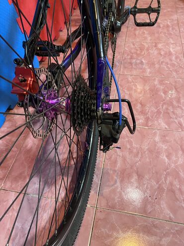 BMX velosipedlər: Salam. Ram - alminumdur Tormuz- TANKE Hidrolik əyləclər. Yağ — 12