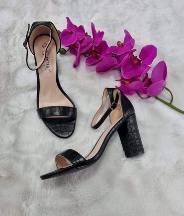 Sandale: 36-41 1700 — 18