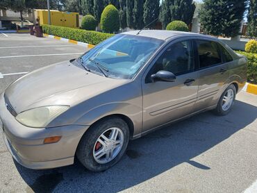 ford sərnişin: Ford Focus: 1.8 l | 2002 il 165000 km Sedan