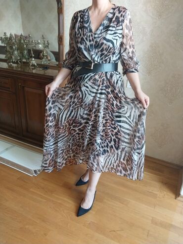 женские платья из вискозы: Qadın paltarları kolleksiyası - Model 1: Animal print dizaynlı şifon