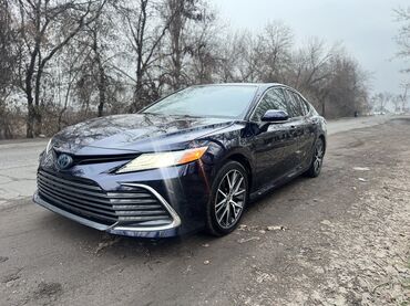 Toyota: Toyota Camry: 2021 г., 2.5 л, Автомат, Гибрид, Седан — 2