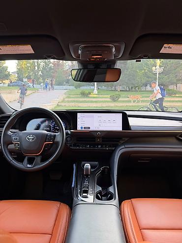 mercedes c220 cdi motor: Toyota Crown: 2.5 l | 2023 il Krossover — 10