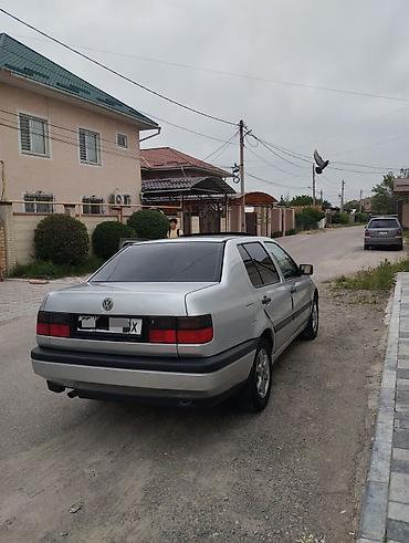 фама: Volkswagen Vento: 1995 г., 1.8 л, Механика, Бензин, Седан — 3