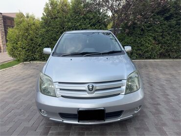 продаю в связи переездом: Toyota ist: 2004 г., 1.5 л, Автомат, Бензин, Хетчбек