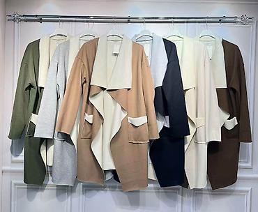 cena pirsinga: 10. Kaput/jakna za punije
2XL 3XL 4XL
Cena : 3.600 dinara H — 4