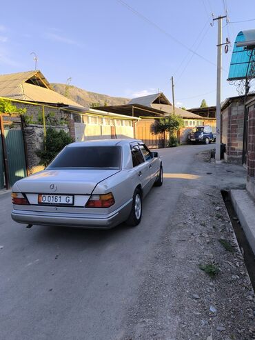 Mercedes-Benz: Mercedes-Benz W124: 1990 г., 2.2 л, Механика, Бензин, Седан